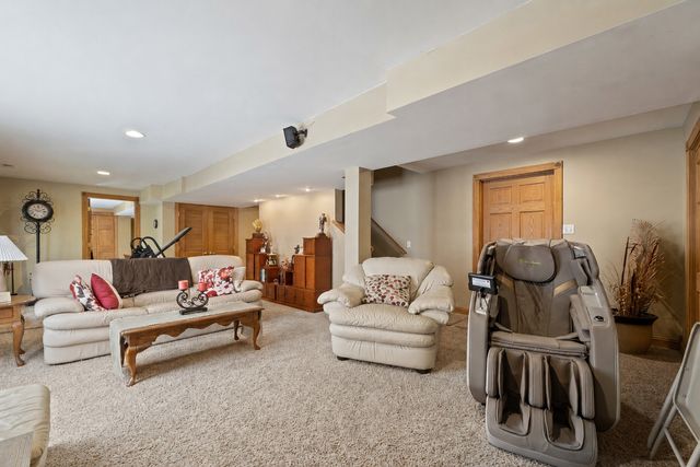 N775 W Curtis Square, Geneva, IL 60134