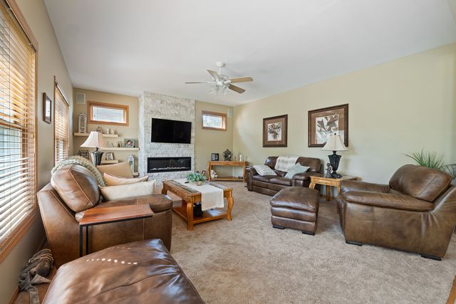 N775 W Curtis Square, Geneva, IL 60134