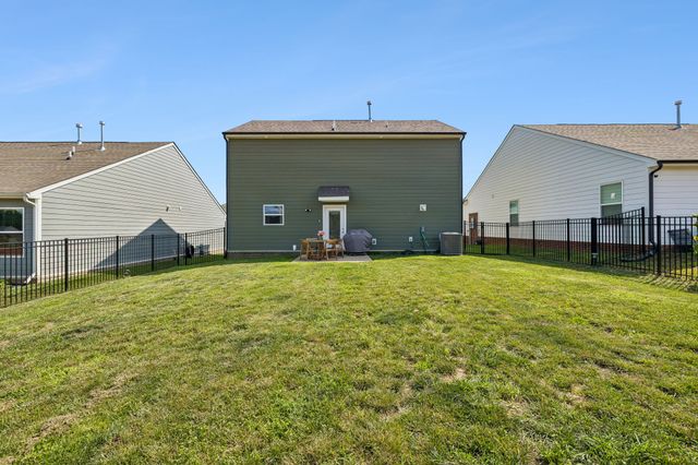 633 Cedar Brook Dr, White House, TN 37188