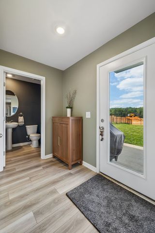 633 Cedar Brook Dr, White House, TN 37188