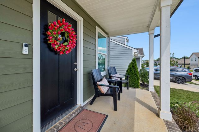 633 Cedar Brook Dr, White House, TN 37188