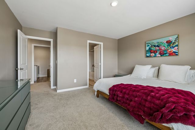 633 Cedar Brook Dr, White House, TN 37188