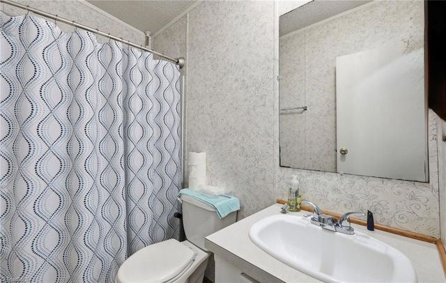 180 B Austin Drive, Eden, NC 27288