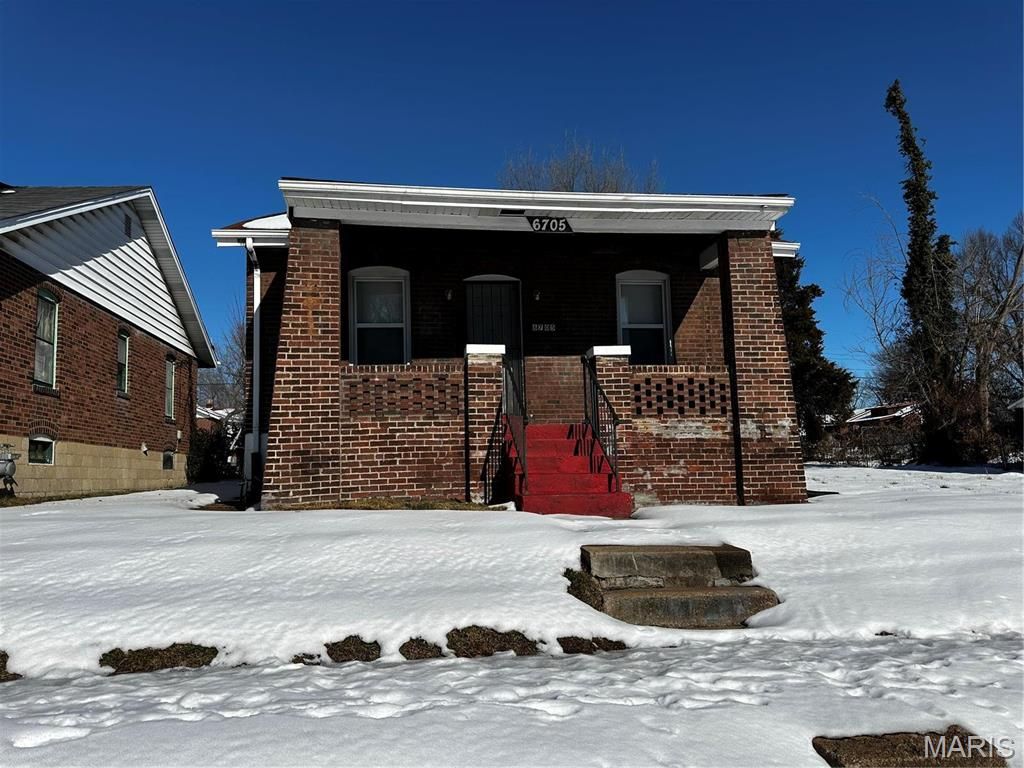 6705 Saint Louis Avenue, St Louis, MO 63121