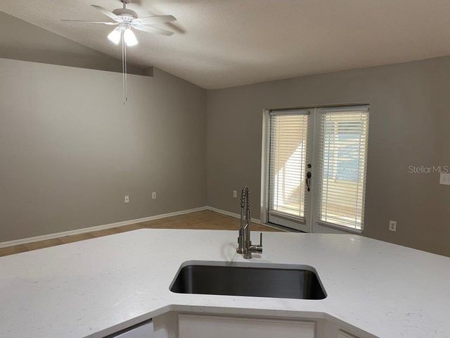 1123 BREEZY KNOLL STREET, Minneola, FL 34715