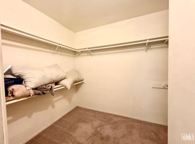 4136 Pinewood Lake Drive, Bakersfield, CA 93309