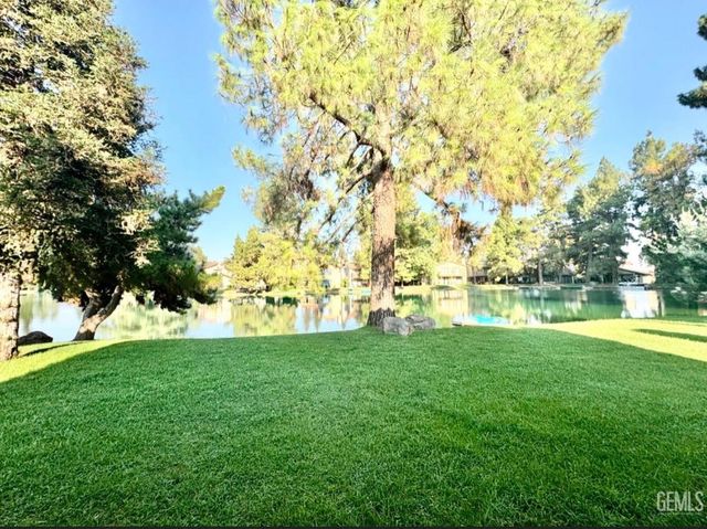 4136 Pinewood Lake Drive, Bakersfield, CA 93309