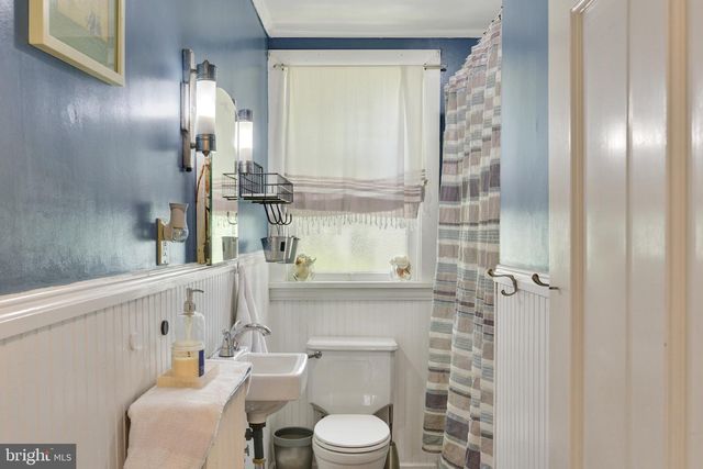 3805 LOCUST LN, Harrisburg, PA 17109