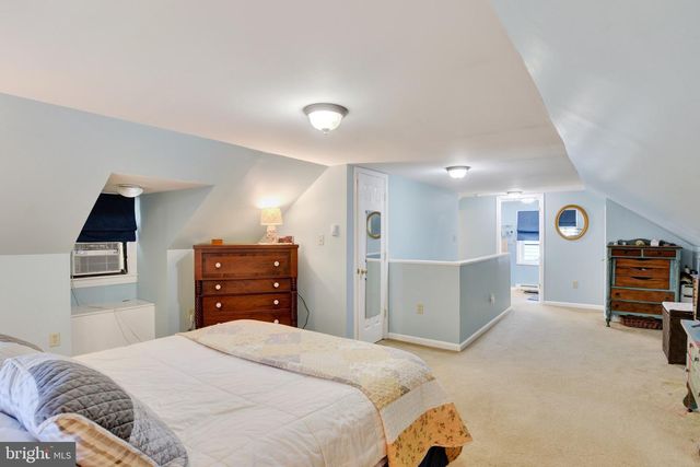 3805 LOCUST LN, Harrisburg, PA 17109