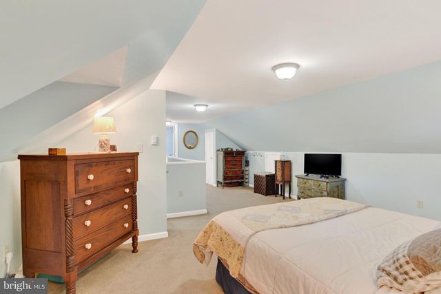 3805 LOCUST LN, Harrisburg, PA 17109