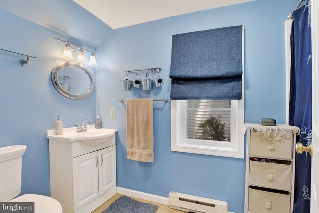 3805 LOCUST LN, Harrisburg, PA 17109