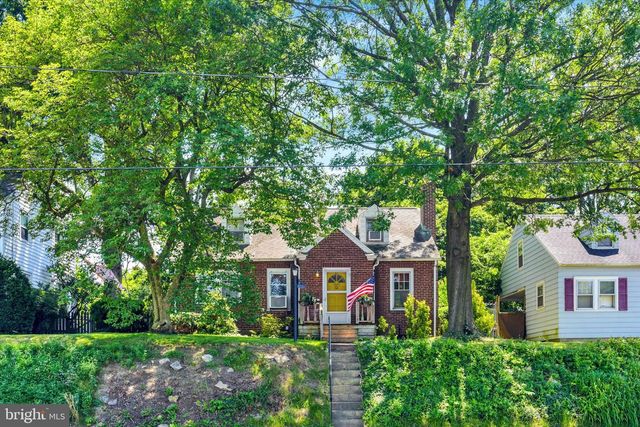 3805 LOCUST LN, Harrisburg, PA 17109
