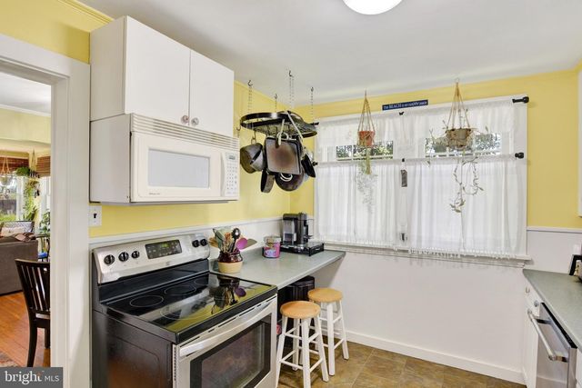 3805 LOCUST LN, Harrisburg, PA 17109