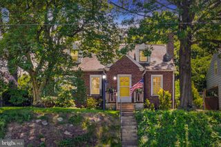 3805 LOCUST LN, Harrisburg, PA 17109
