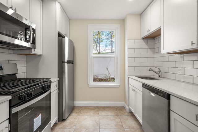 10 Royal St, Boston, MA 02134
