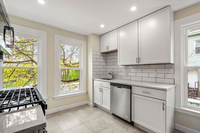 10 Royal St, Boston, MA 02134