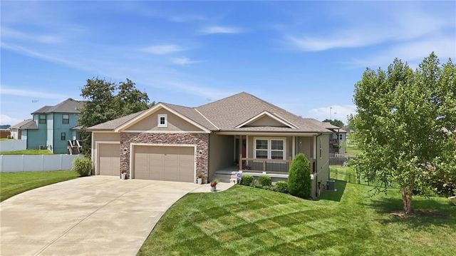 12100 Canna Court, Peculiar, MO 64078