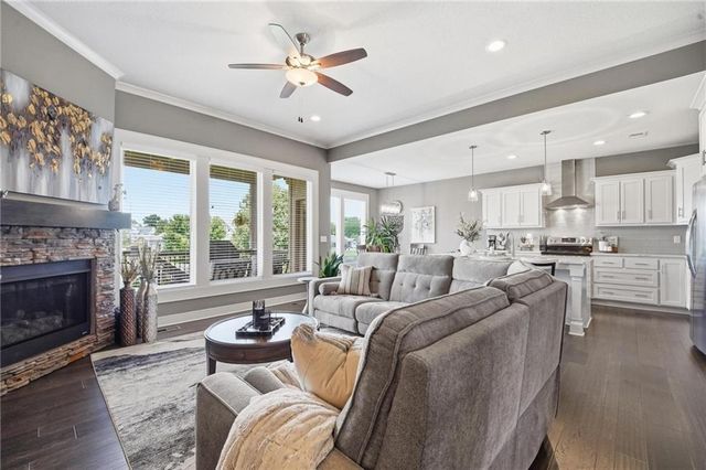 12100 Canna Court, Peculiar, MO 64078