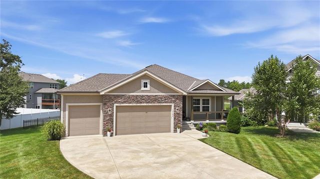 12100 Canna Court, Peculiar, MO 64078