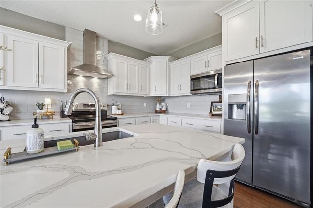12100 Canna Court, Peculiar, MO 64078