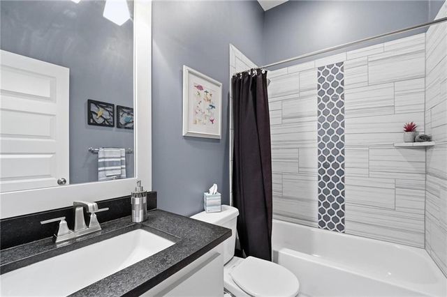 12100 Canna Court, Peculiar, MO 64078
