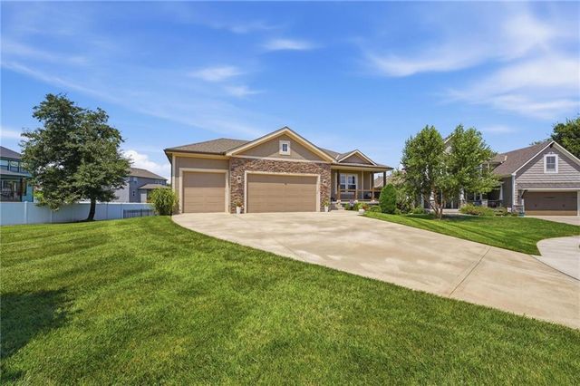 12100 Canna Court, Peculiar, MO 64078