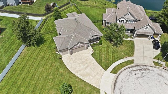 12100 Canna Court, Peculiar, MO 64078