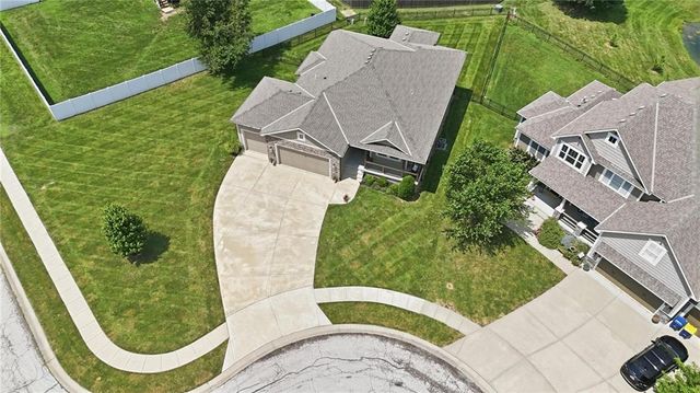 12100 Canna Court, Peculiar, MO 64078