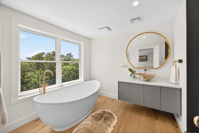 410 Blueberry Pond Dr, Brewster, MA 02631