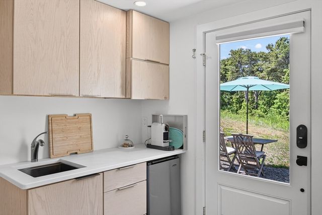 410 Blueberry Pond Dr, Brewster, MA 02631