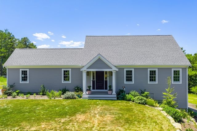 410 Blueberry Pond Dr, Brewster, MA 02631