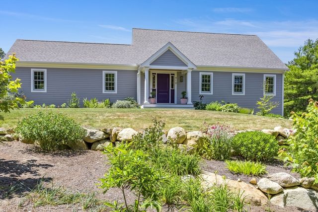 410 Blueberry Pond Dr, Brewster, MA 02631