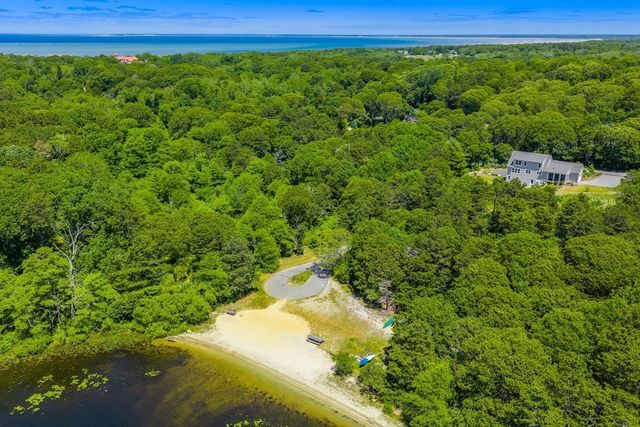 410 Blueberry Pond Dr, Brewster, MA 02631