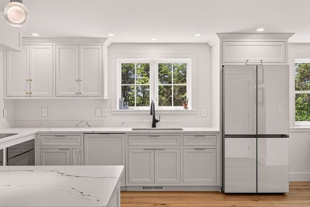 410 Blueberry Pond Dr, Brewster, MA 02631