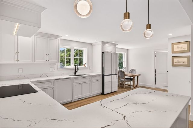 410 Blueberry Pond Dr, Brewster, MA 02631