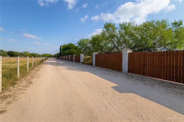 2615 E La Pointe Avenue, Alton, TX 78573