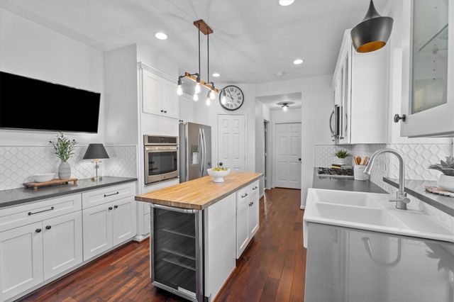 19 Lantana Trail, The Woodlands, TX 77382