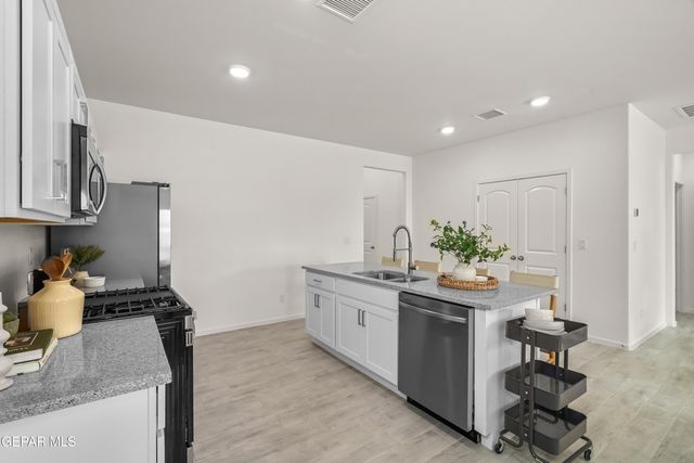 13837 Summer Wave Avenue, El Paso, TX 79928
