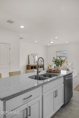 13837 Summer Wave Avenue, El Paso, TX 79928