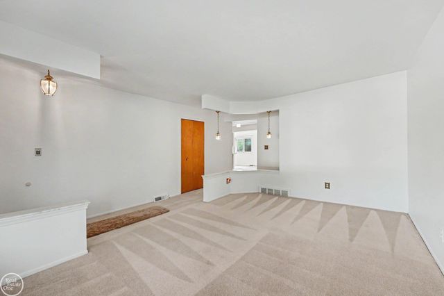 33316 Mina Drive, Sterling Heights, MI 48312