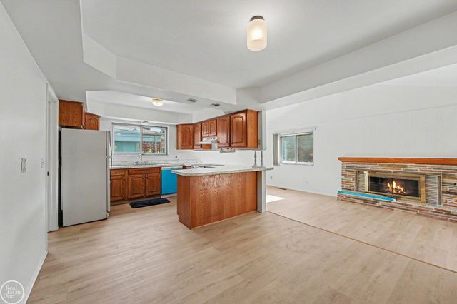 33316 Mina Drive, Sterling Heights, MI 48312