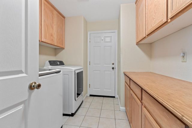 3808 Guildford Ln, Modesto, CA 95355