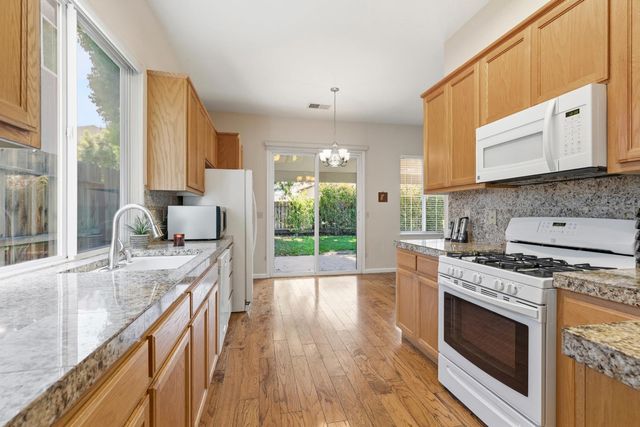 3808 Guildford Ln, Modesto, CA 95355