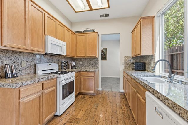 3808 Guildford Ln, Modesto, CA 95355