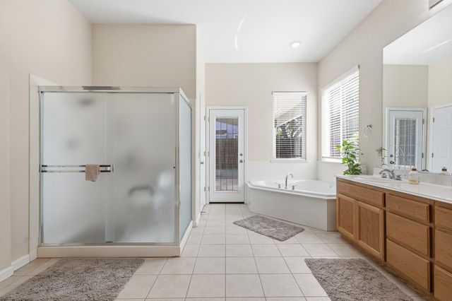 3808 Guildford Ln, Modesto, CA 95355