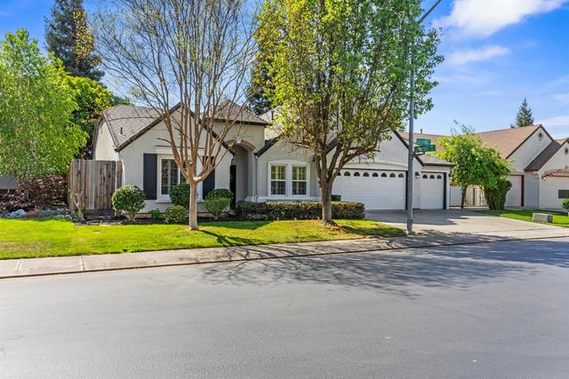 3808 Guildford Ln, Modesto, CA 95355