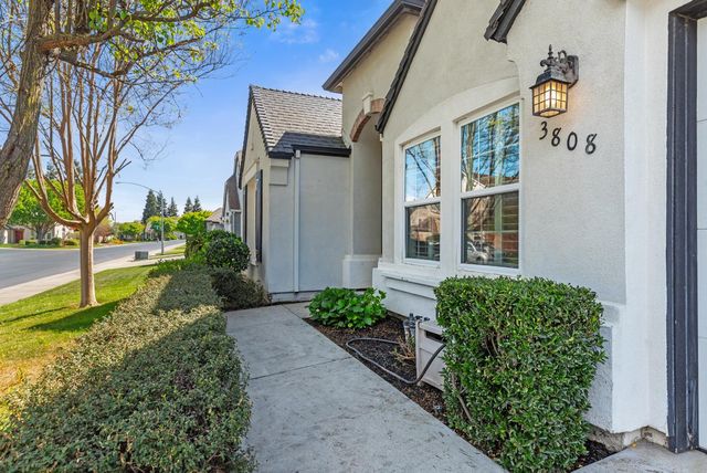3808 Guildford Ln, Modesto, CA 95355
