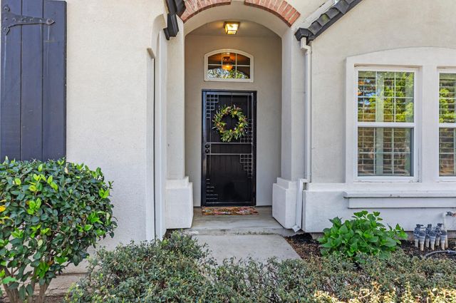 3808 Guildford Ln, Modesto, CA 95355