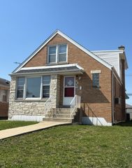 4920 N Nagle Street, Chicago, IL 60630