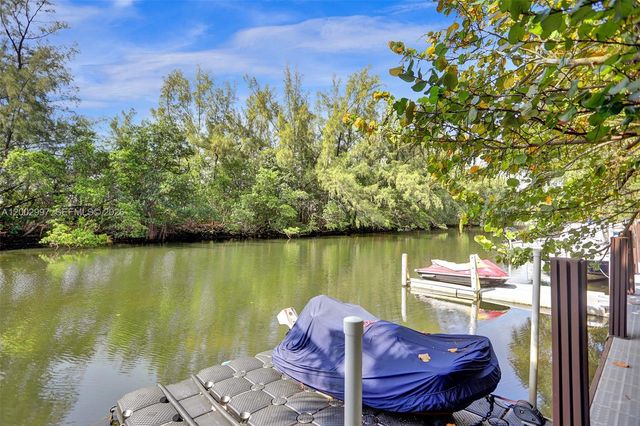 1860 Venice Park Dr 213, North Miami, FL 33181